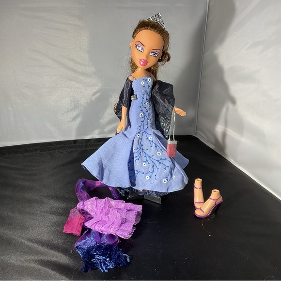 Vintage Bratz Formal Funk Yasmin With Second After Party Outfit